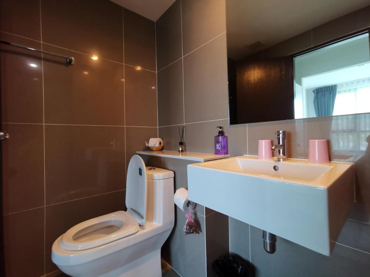 5 Floor - Centrio Condominium In Phuket Town - 30 Mins To Beaches Esterno foto